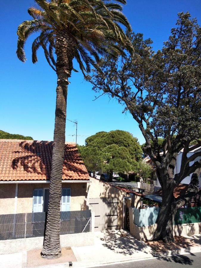 DUPLEX 4 PERSONNES A 200m DE LA MER Apartman Hyères Kültér fotó