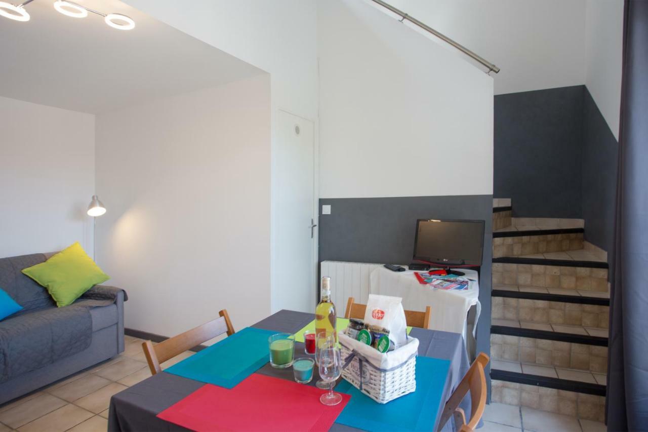 DUPLEX 4 PERSONNES A 200m DE LA MER Apartman Hyères Kültér fotó