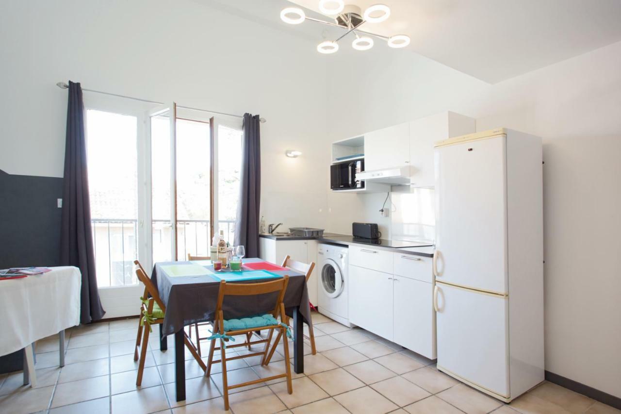 DUPLEX 4 PERSONNES A 200m DE LA MER Apartman Hyères Kültér fotó