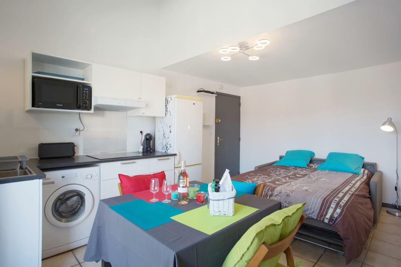 DUPLEX 4 PERSONNES A 200m DE LA MER Apartman Hyères Kültér fotó